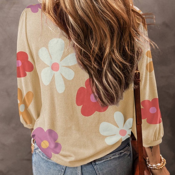 Lovesoft Cute Apricot Flower Print Bracelet Sleeve Top - Picture 2 of 2